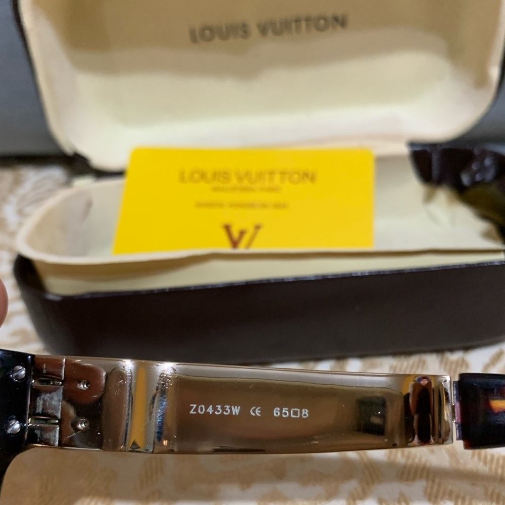 Authentic Louis Vuitton Attirance Sunglasses - Picture 9 of 9